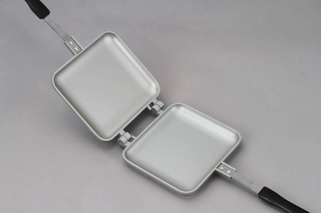 Big Swallow Crispy and Fluffy IH Hot Sandwich Maker, 200V Compatible, Model 6419, Approx. 353mm X 152mm X 36mm (including Handle)