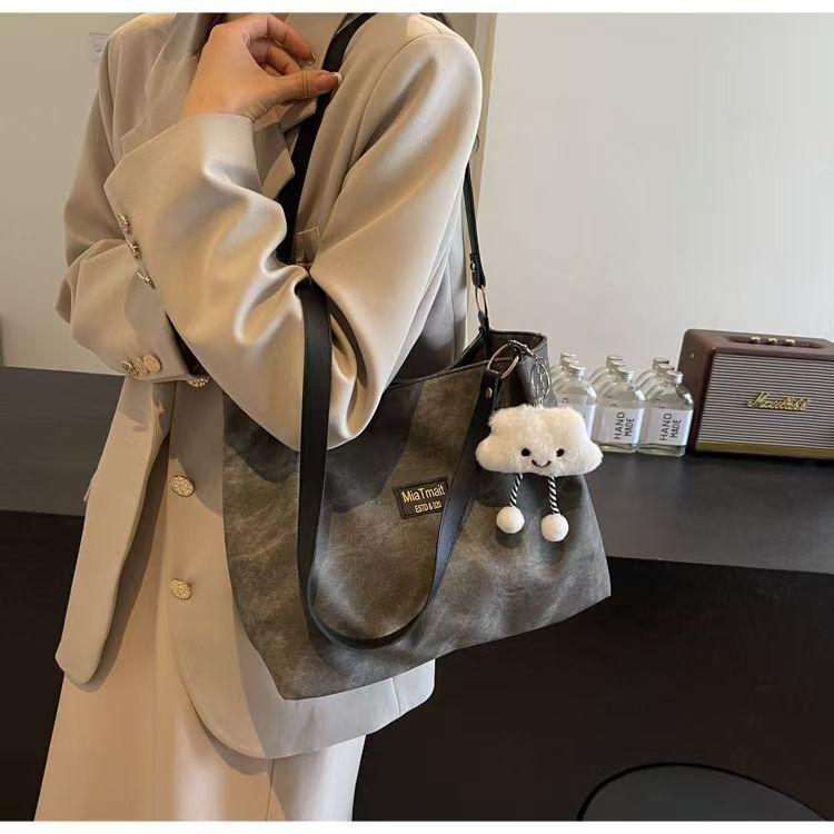 

2024 Women s Originality Large Black Cotton Shoulder Tote - Niche Design, High-Capacity Handbag for Commuting Without Pendant темно-серого