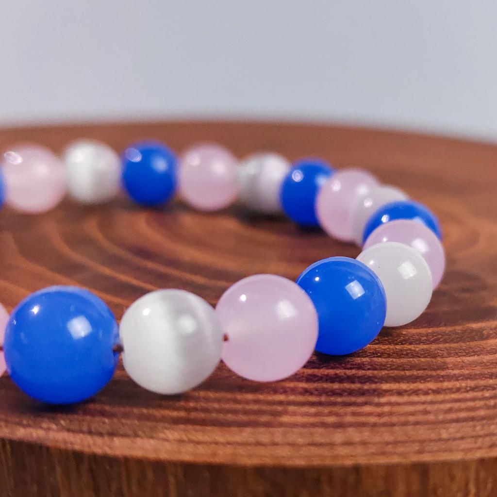 Ta ręcznie pleciona bransoletka z naturalnego kamienia kociego oka o średnicy 8 mm jest odpowiednia zarówno dla mężczyzn, jak i kobiet i jest idealnym wyborem na co dzień.