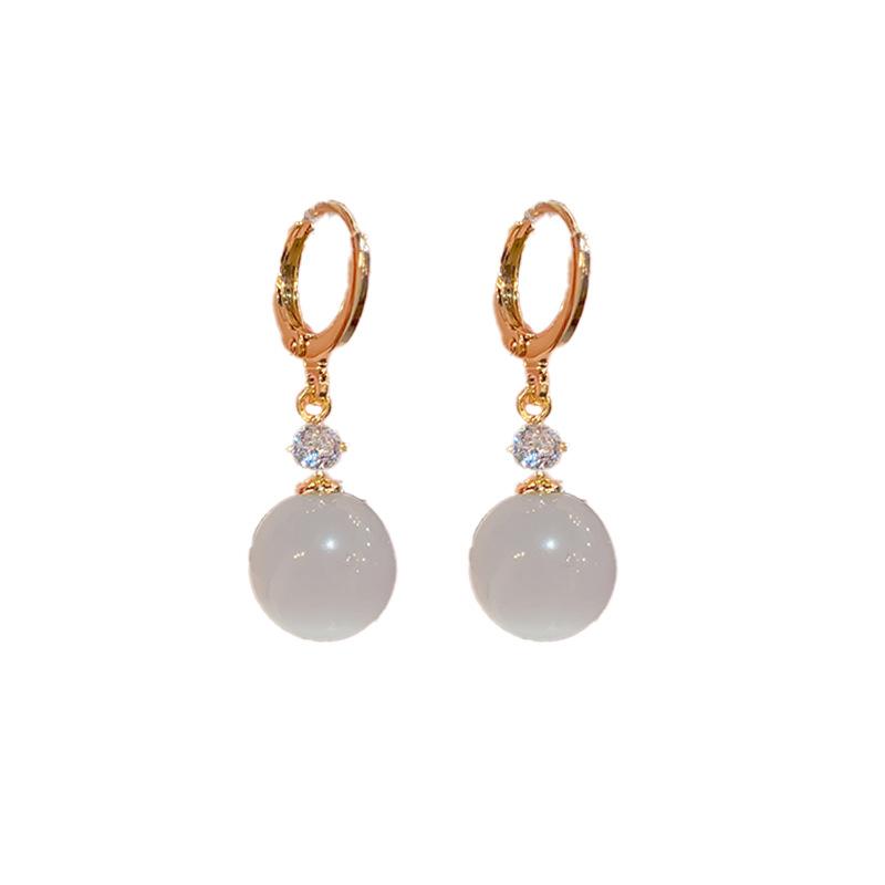 Artistic, Clear and Fashionable Cat's Eye Stone Earrings for Women with A Niche Design, Sweet and High-end Temperament