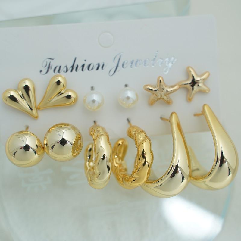 European & American Light Luxury Retro Geometric C-shaped Hollow Hoop Earrings
