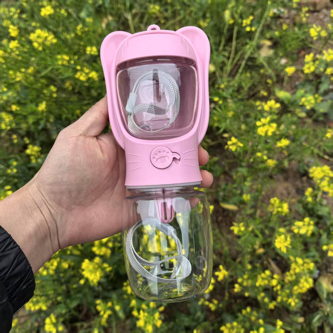 

Dual Pet Water & Food Bottle: Portable 2-in-1 Outdoor Drinking Cup & Feeding Bowl for Dogs & Cats