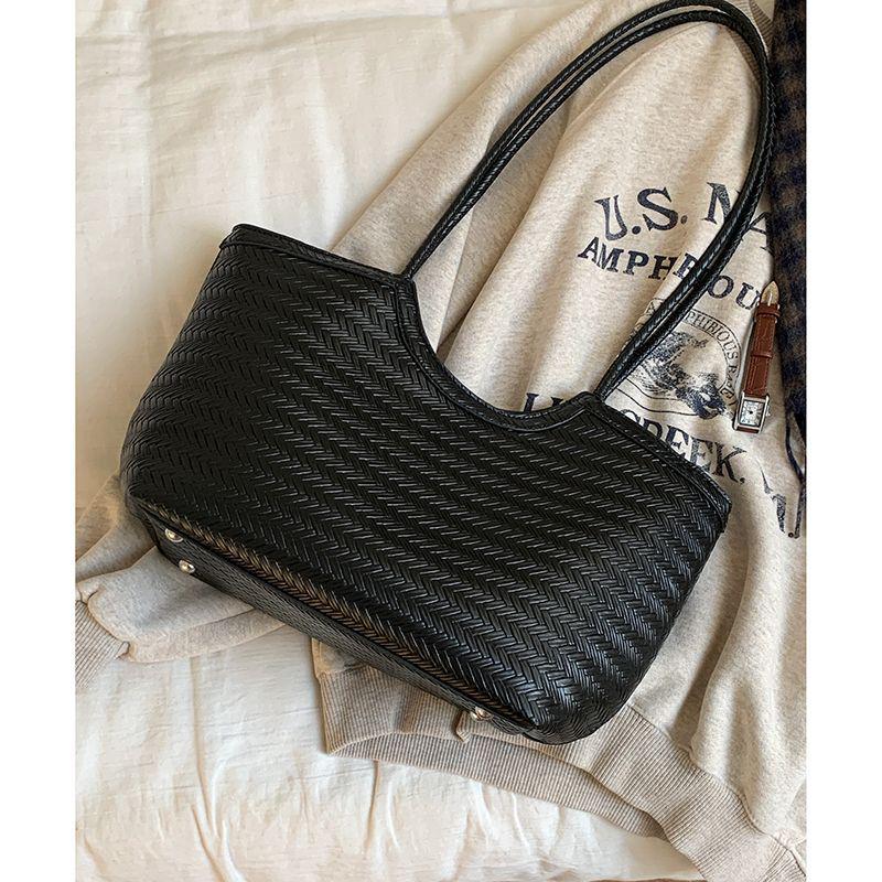

2025 Trendy Retro Handwoven Large Capacity Basket Tote Bag
