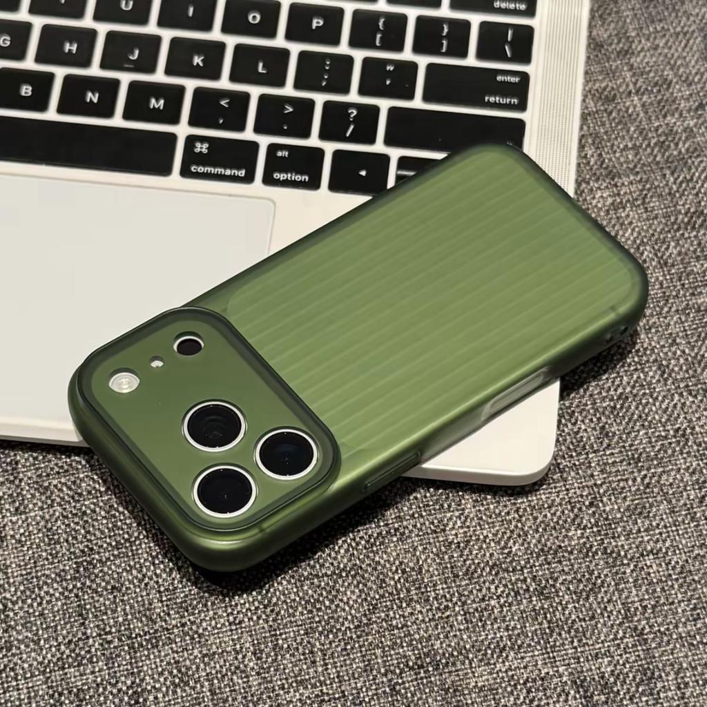 Skin feeling changes in seconds 17 Corrugated soft shell is suitable for Apple 16/15Pro mobile phone case IP14/13/12 matte 11 men and women