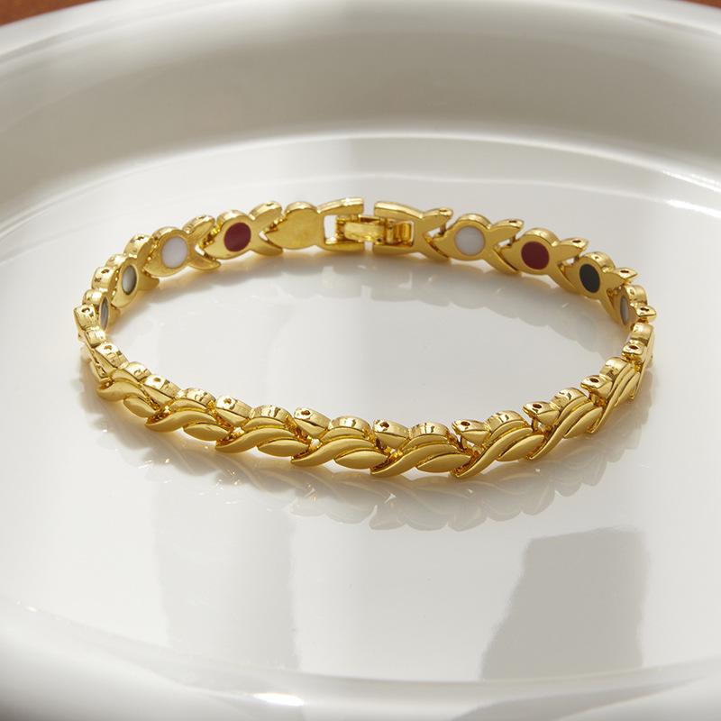 Adjustable Magnetic Rhinestone Bracelet: Trendy, Colorful, Detachable Fashion Accessory.