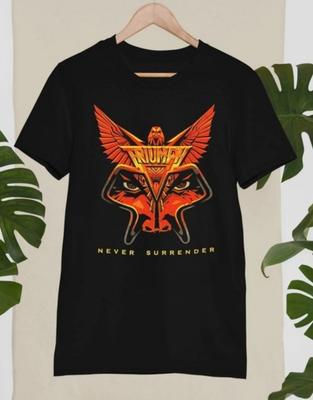 Triumph BAND Gib niemals auf schwarzes T-Shirt kurzärmlig Alle Größen