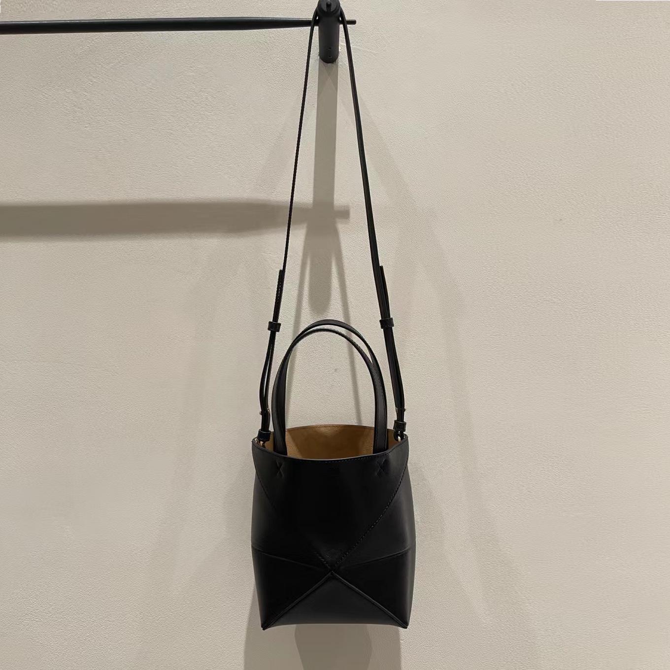 

2024 Новая сумка-тоут из воловьей кожи с геометрическим узором: Большая вместимость, складная, портативная сумка-ведро