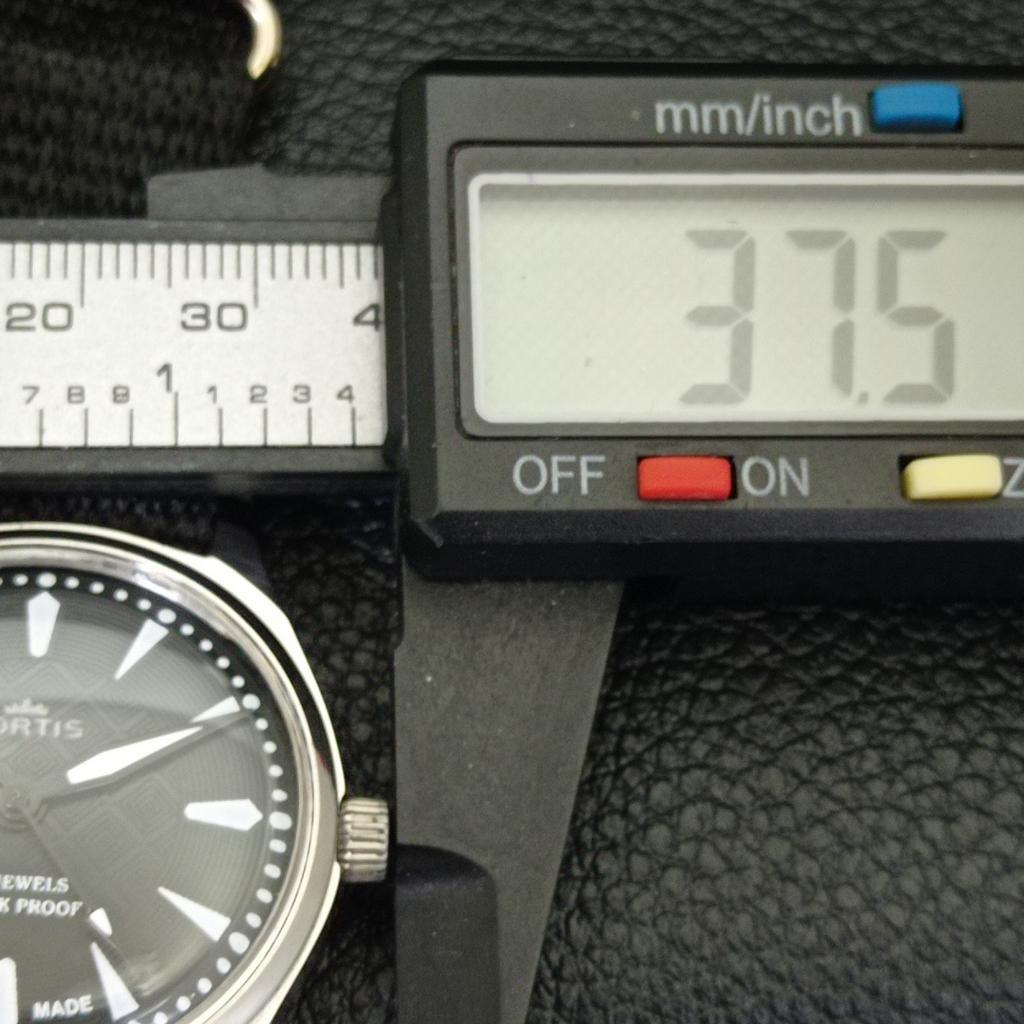 HAND-WINDING VINTAGE SWISS MENS REFURBISHED BLACK COLOR DIAL WATCH a500025-2 R151a-a500025