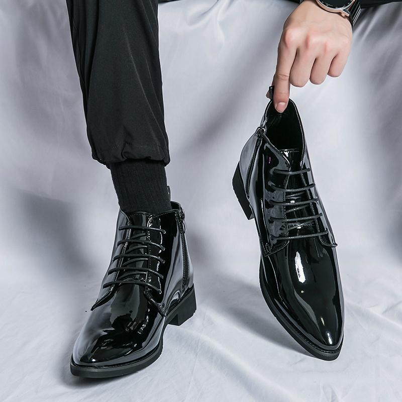 Vysoce kvalitní trendy šněrovací pohodlné vysoké špičaté kožené boty pro muže lakované lesklé módní kotníkové boty