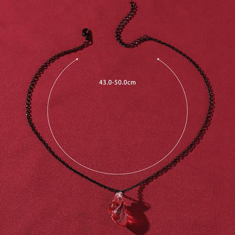Women Gothic Resin Human‑Heart‑Shaped Necklace, Bold Exaggerated Organ Design Pendant, Fashion Decorative Neck Ornament for Holiday Costume