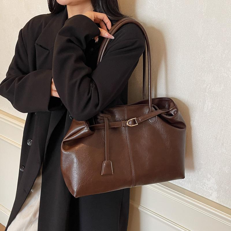 Retro bag women's large capacity 2025 new autumn and winter versatile simple shoulder bag premium texture commuter tote bag