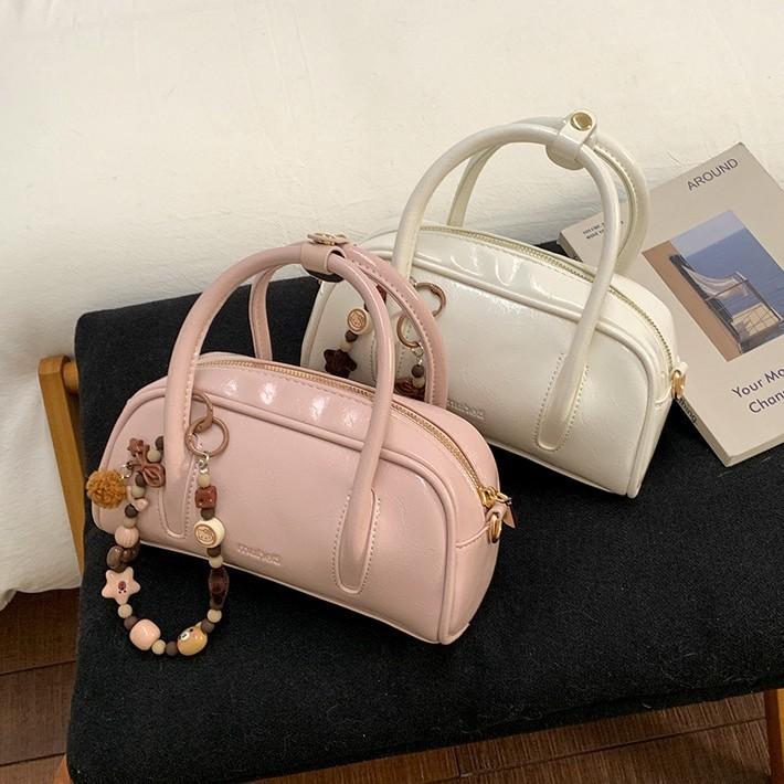 Elegant Leatherlike Tote With Zipper Closure And Interior Storage For Women