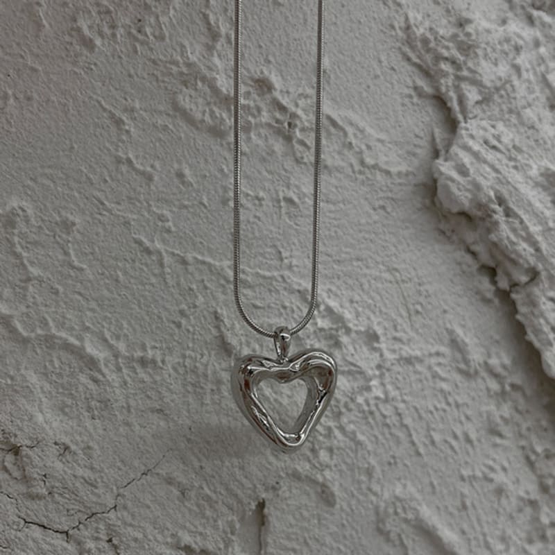 8:logtxme Oil Paint Heart Necklace