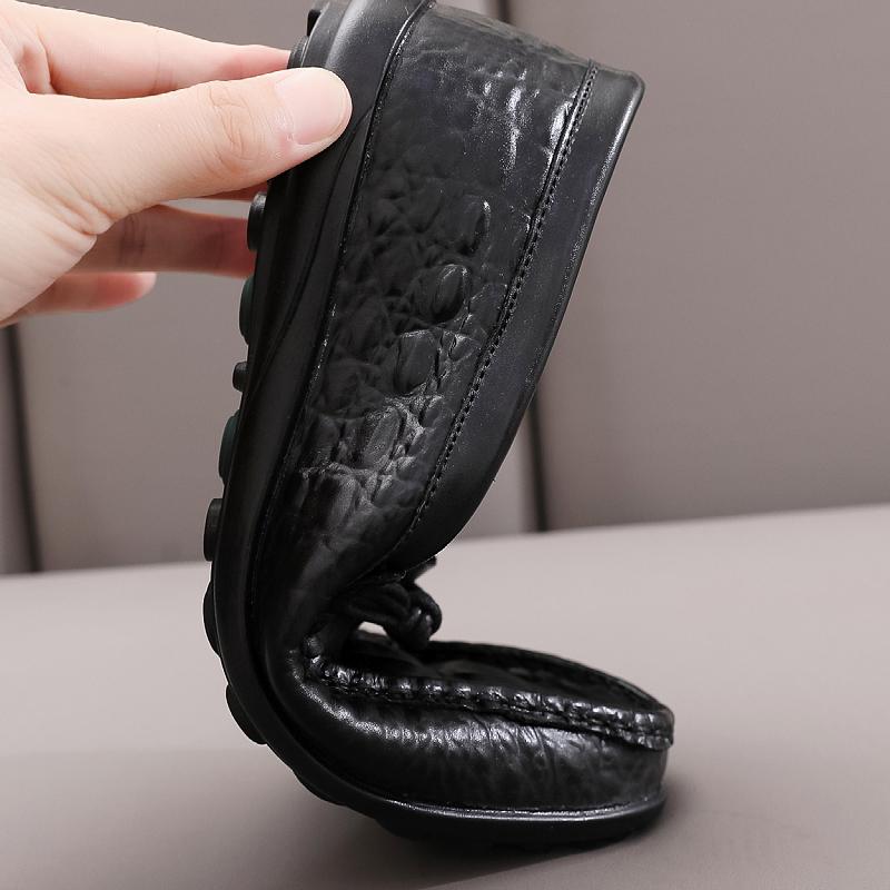 Fashion Men Genuine Leather Loafers Slip On Casual RetroTravel Men Shoes Soft Luxury  Adulto Shoes for Man Tassel Loafers Male Moccasins