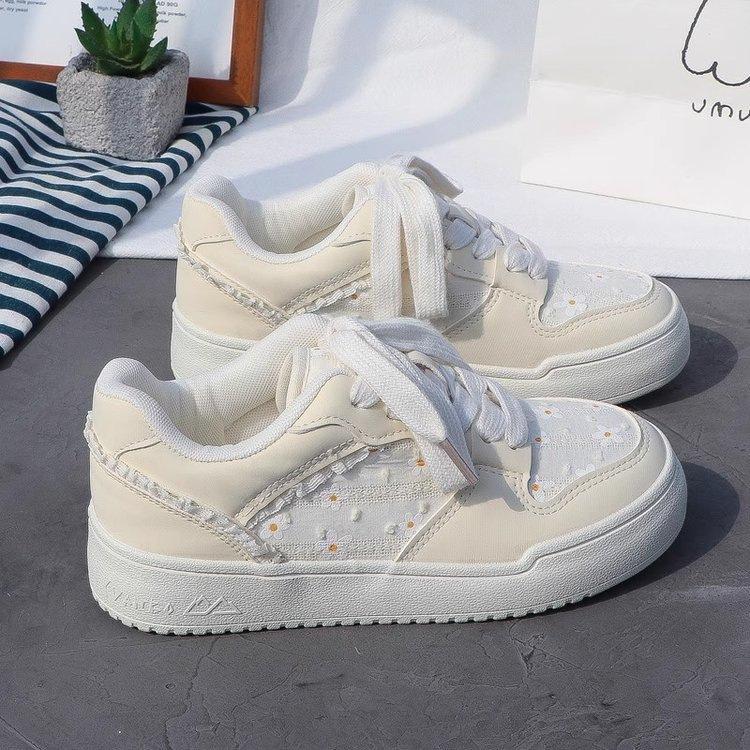 Campus sweet peach baseplate Korean breathable thick baseplate shoes women's 2025 new autumn niche ins shoes little white shoes