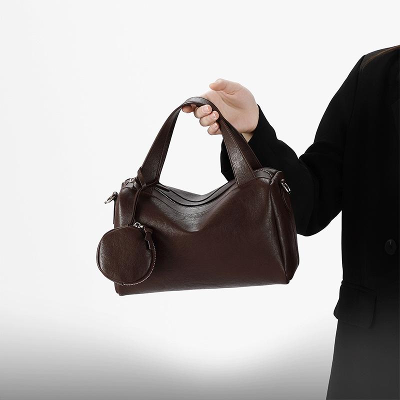 Soft Leather Retro Boston Bag, New Fashionable and Versatile High-end Handbag, Simple and Casual Shoulder Bag
