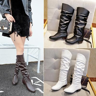 Oversized damesschoenen Herfst en winter 2022 Nieuwe damesrijlaarzen met middelhoge hak Europa en Amerika Effen kleur Geplooide hoge leren laarzen