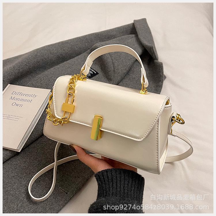 

2025 new PU fashion simple daily texture solid color portable small square bag foreign style versatile shoulder messenger bag