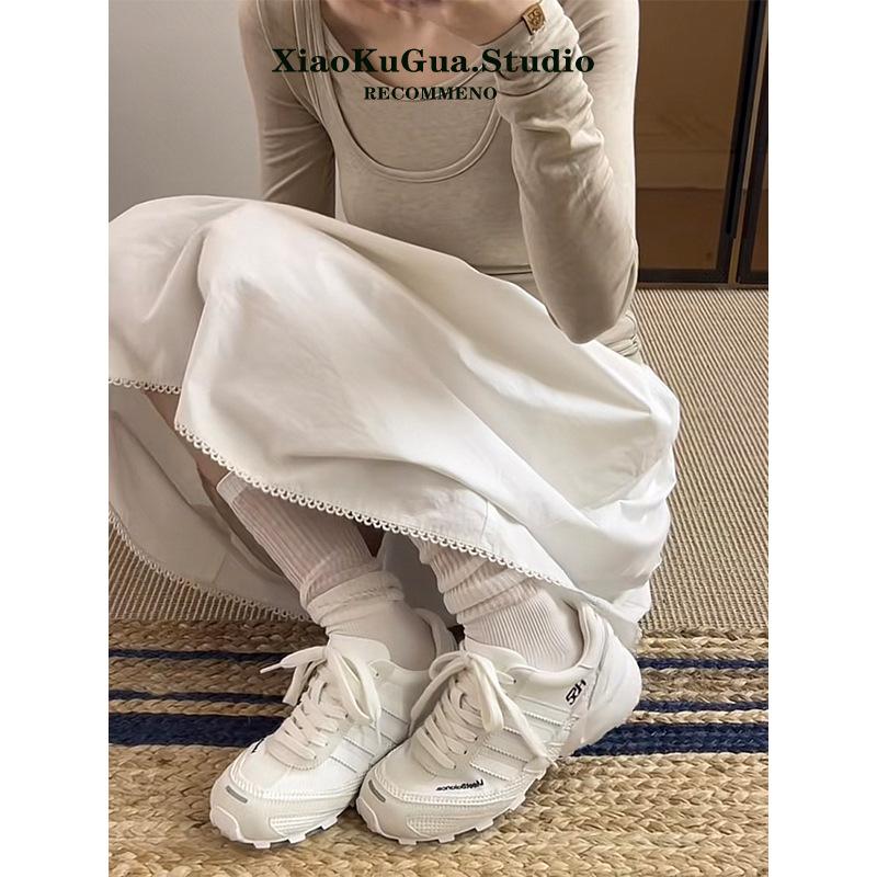 

2025 summer new German training shoes women s leather breathable mesh color matching soft sole casual sports shoes versatile small board shoes 40 белый