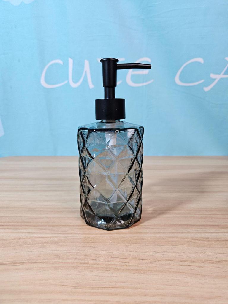 Multicolor Travel Bottle Set for Shampoo, Bath, Shower Gel, Hand Soap, Lotion - Press-Top, Refillable, Portable.