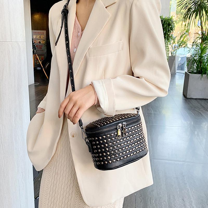 Luxury Retro Design Women's Bucket Shoulder Bag New Fashion Rivet Diamond Small Square Bag Personality High-end Crossbody Bag CLE