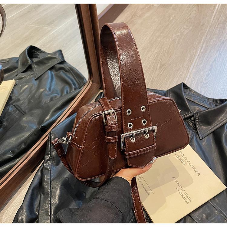 

Жіноча сумка з нішевим дизайном, нова осіння мода, особистість, крутий пряний високий сенс, одноплеча сумка-локомотив через плече кавовий