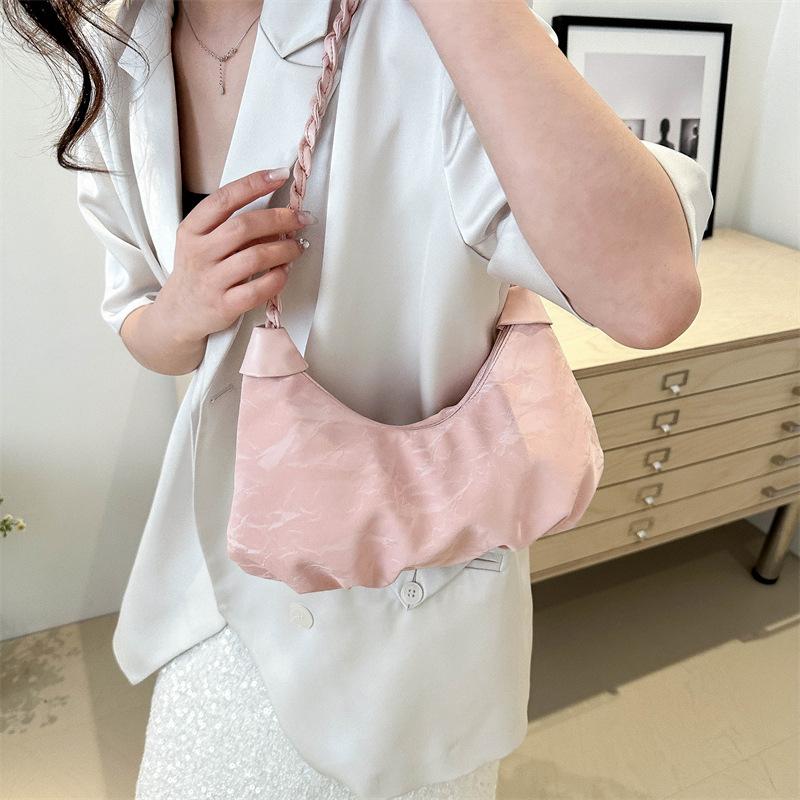 New One Shoulder French Simple Pleated Large Capacity Dumpling Bag Yunduo Armpit Commuting Niche Handheld Crescent Bag
