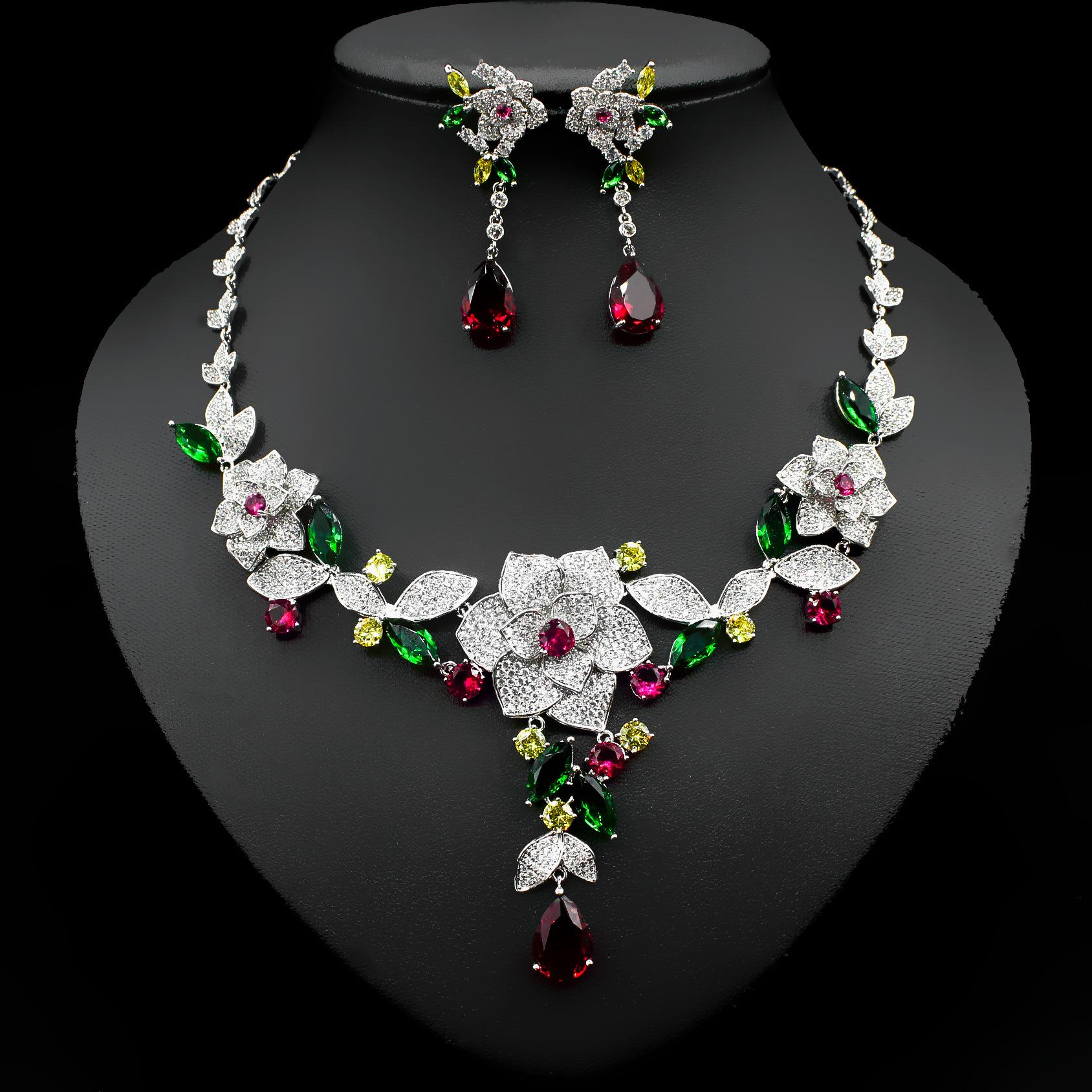 

Новая мода 925 Серебро Цветочные Украшения Наборы Женские Роскошные Элегантные Циркон Изысканность Банкетная Вечеринка Серьга Ожерелье