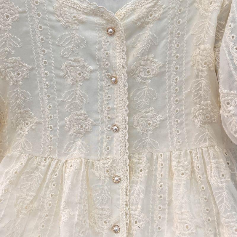 Spring 2025 Korean Style Lace Embroidered Square Neck Shirt - Versatile, Slimming, Long Sleeve Top