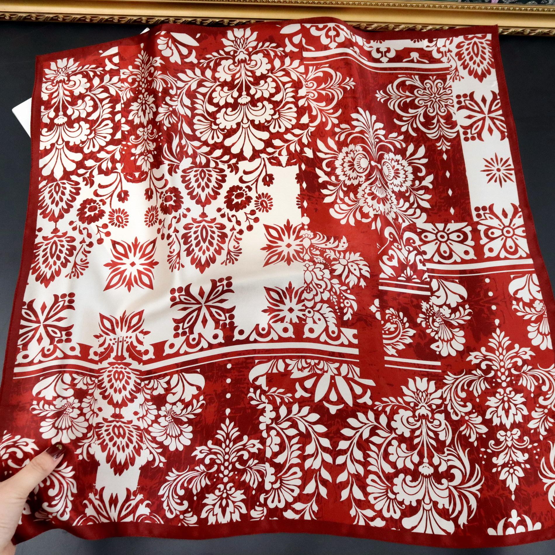 Classical cashew flower blue and white porcelain ethnic style silk silk scarf temperament printing 70 silk medium square scarf mulberry silk scarf 68*68cm