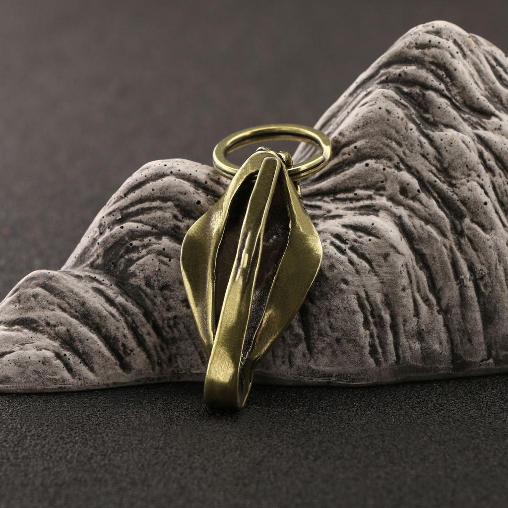 EDC Brass King Cobra Snake Metal Figurine Buckle Keychain Animal Souvenirs Vintage Home Decor