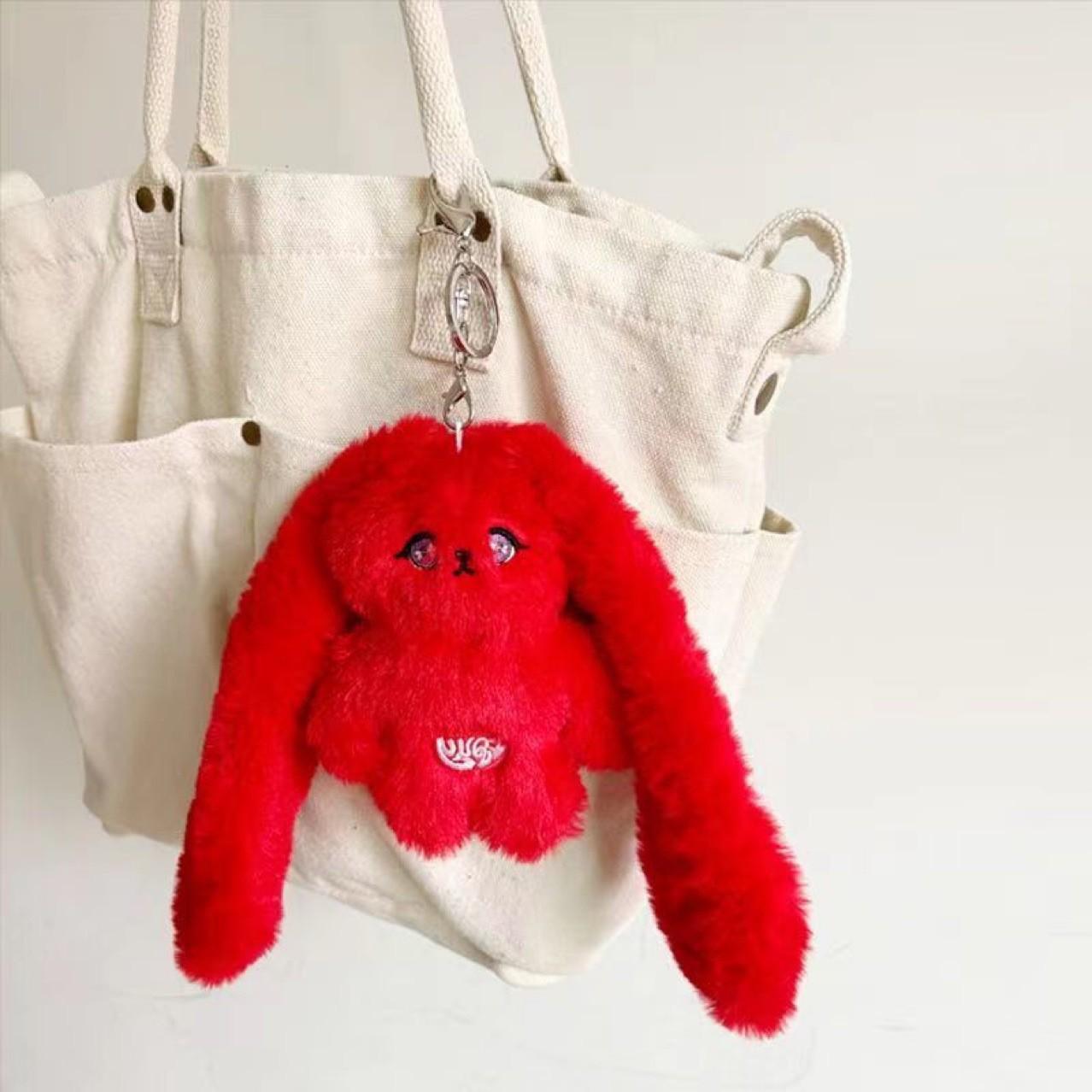 

В наличии плюшевый брелок-кукла Красный Кролик Джиджи – Вдохновлено сольным стилем Сун Юйци