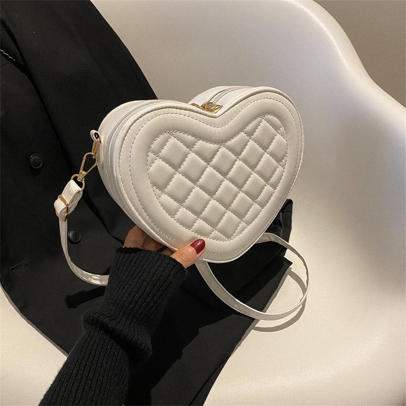 Rhombus Embroidery Thread Small Bag Women's Summer New Popular Fashion Chain Messenger Bag Simple Casual Heart Bag