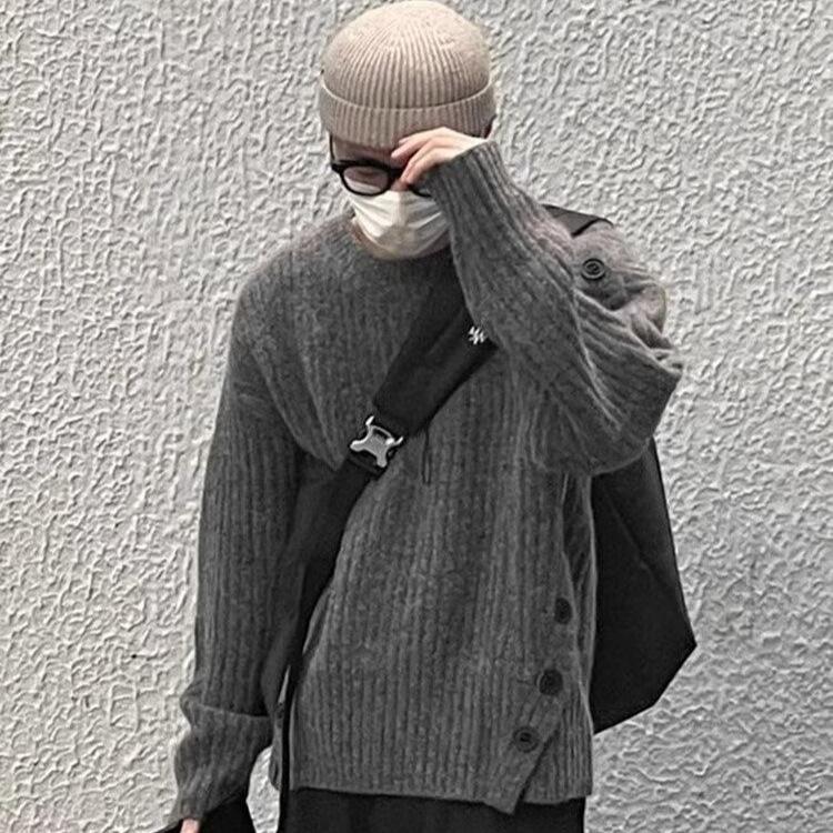 Men's Retro Loose Knit Sweater, Autumn/Winter Collection - Personalized Round Neck, Japanese Style.