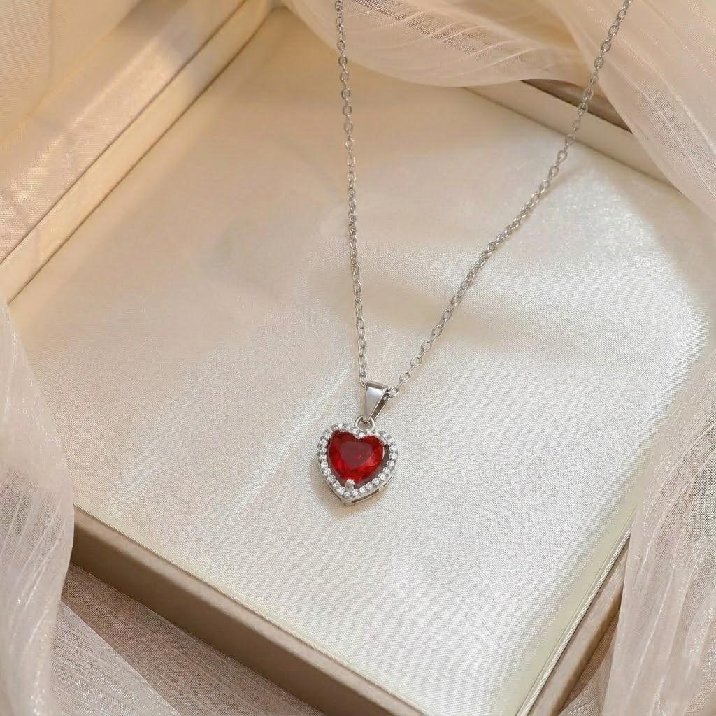 European & American Fashion Zircon Red Gem Heart Necklace