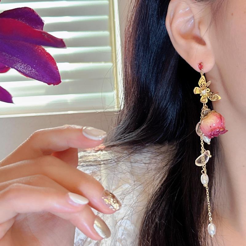 Court-style Retro Romantic Natural Red Rose Flower Copper-plated with Real Gold Pearl Earrings As A Design Accessory Stud Earrings