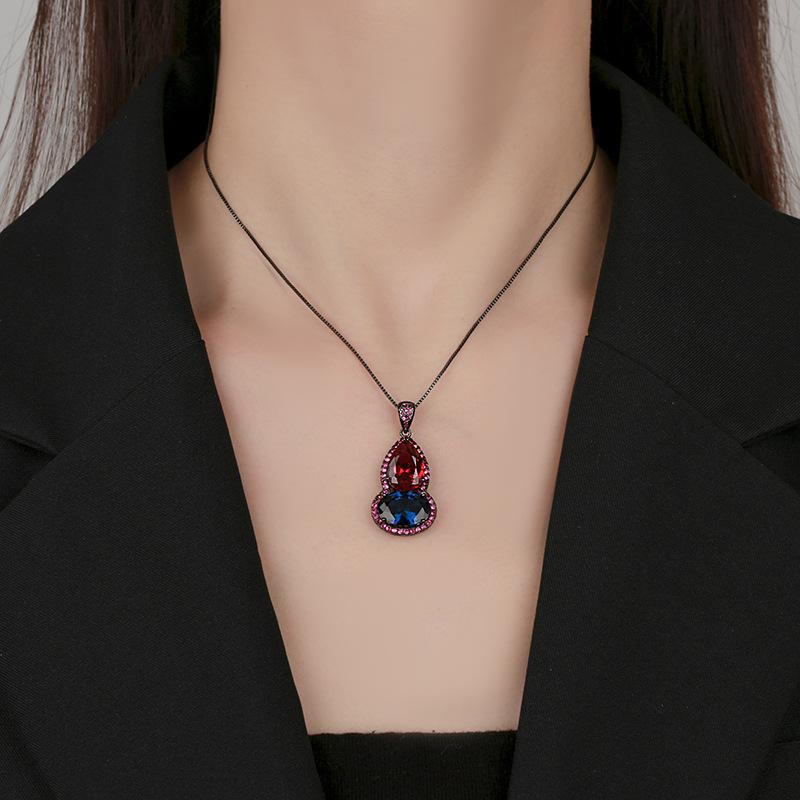 Autumn And Winter Jewelry Simulation Corundum Black Gold Retro Gourd Pendant Necklace Main Stone 10 * 14