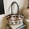 2026 Early Spring New Plush Pattern Bag Women's Large Capacity Tote Bag Elegant High Beauty Fashi Commuter Shoulder Bag