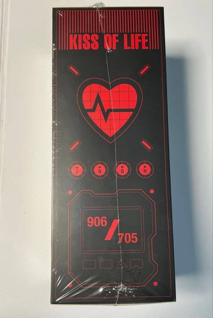 [USED] Genuine KISS OF LIFE penlight. Express shipping available.