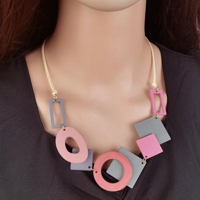 Vintage Geometric Shaped Wooden Chip Bib Necklace Wooden Pendant Necklace Vintage Exquisite Women's Necklace