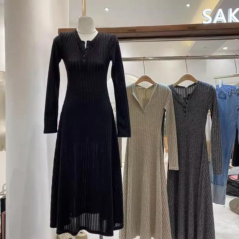 Women's Slim Fit French-Style Knit Dress - Waist-Hugging, Half-Open Collar, Solid Color, Autumn/Winter.