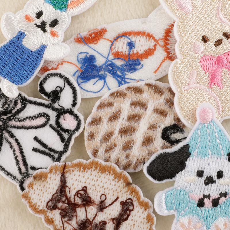 Korean Cartoon Animal Embroidery Patch: Cute DIY Accessory for Clothing