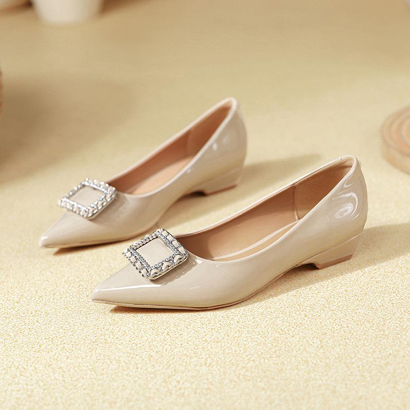 Rhinestone Square Buckle Shallow Mouth Low Heel Single Shoes Women's 2025 New Spring and Autumn Burgundy Pointed Patent Leather Not Tired Feet Women's