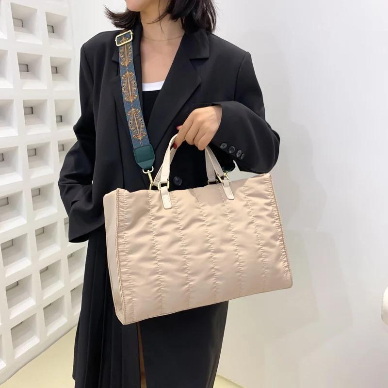 Luxus Marke Frauen Gepolsterte Große Kapazität Handtaschen Grün Große Totes Klassische Nylon Unten Baumwolle Schulter Tasche Büro Dame Shopper Tasche