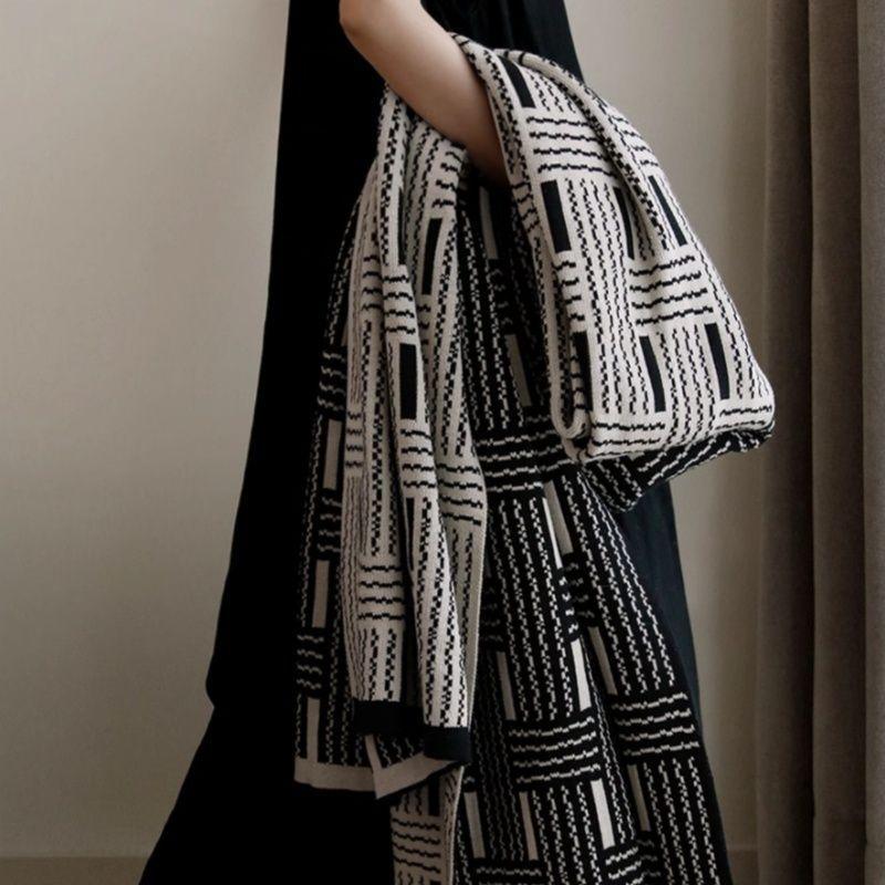 Vintage Black-White Striped Knitted Sofa Throw Blanket - Single-Person Office Nap Shawl AC Blanket