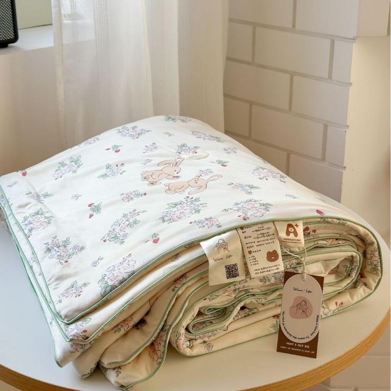 Lightweight Knitted Comforter Cute Cartoon Pattern Skin Friendly Thin Summer Quilt Air Conditioner Duvet for Home