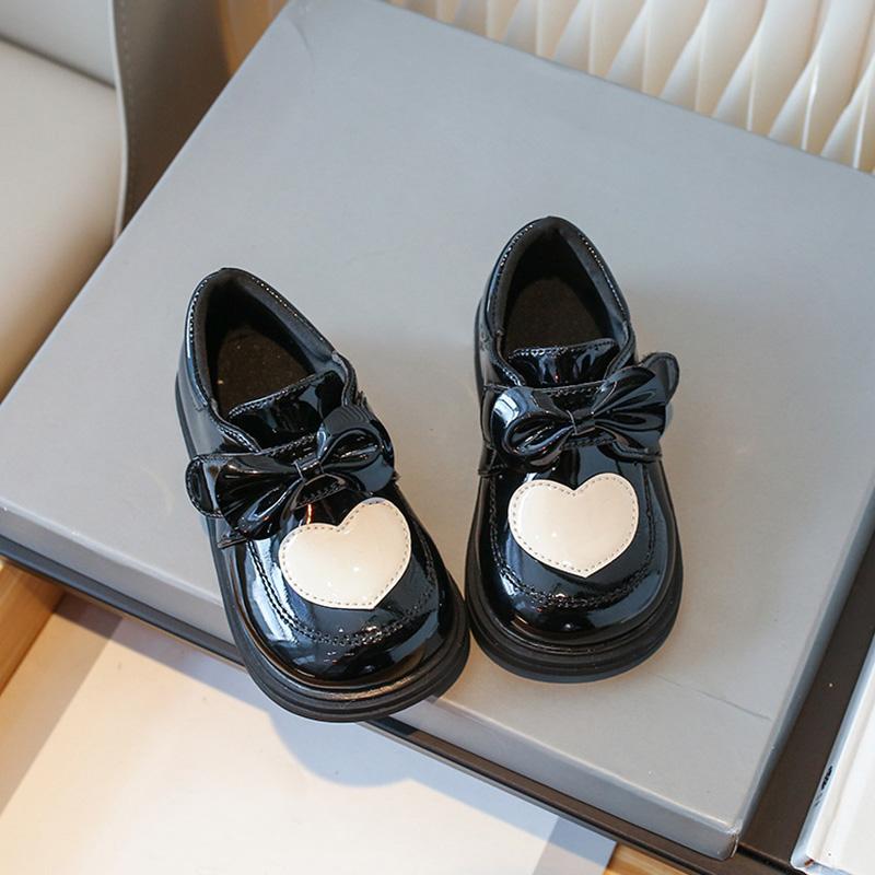 Girls' Leather Shoes Heart-shaped Pattern Bowknot Design Children's Shoes