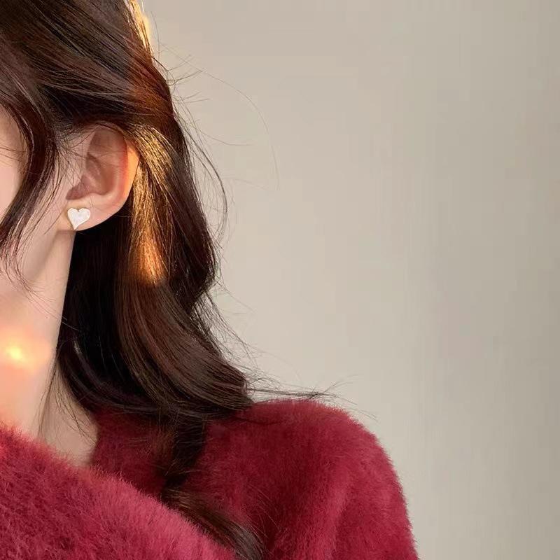 ANENJERY Asymmetric Bowknot Heart Earrings for Women New French Style Light Luxury Shell Full Zircon Heart Earrings Wholesale