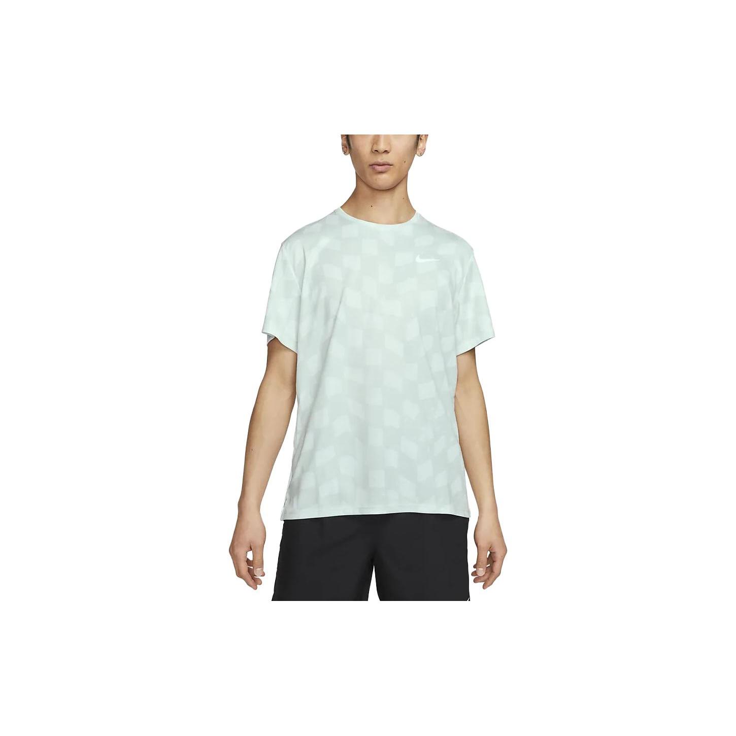 

New Nike Running T Shirt Men s Light Green DX0871-025 XL