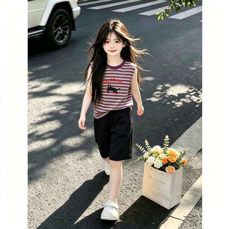 Korean-Style Girls' Striped Patchwork Tank Top Set - Summer Two-Piece Sleeveless Outfit for Medium and Older Children.